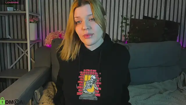 Michele Greenn online show from April 2026 01:11:01 AM