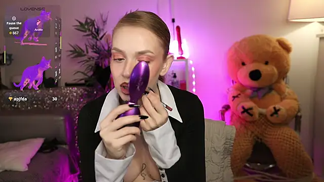 NovaHollisx online show from February 2026 05:03:01 AM