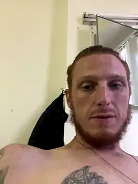 Snapshot of BIGxRED chatting on September 2025 08:20:02 PM BIGxRED online show from September 2025 08:20:02 PM