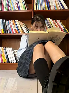 Snapshot of Adora188 chatting on October 2025 06:48:01 AM Adora188 online show from October 2025 06:48:01 AM