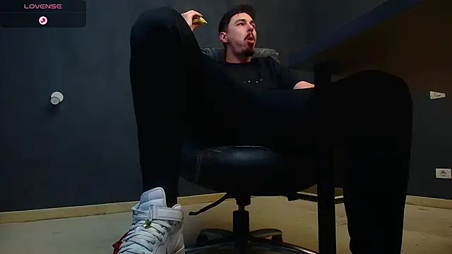 EnzoRace online show from October 2025 06:47:01 AM