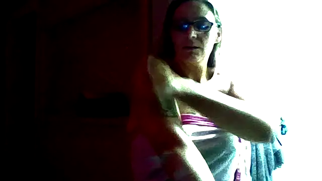 Snapshot of SparklesB1tch chatting on September 2025 07:23:01 AM SparklesB1tch online show from September 2025 07:23:01 AM