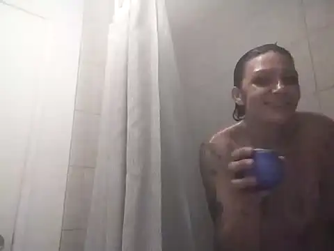 Snapshot of SparklesB1tch chatting on October 2025 04:13:01 AM SparklesB1tch online show from October 2025 04:13:01 AM