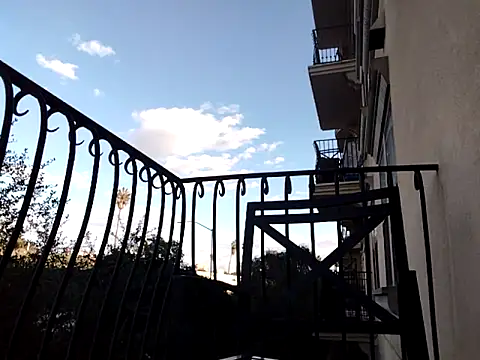 Snapshot of SparklesB1tch chatting on November 2025 11:26:01 PM SparklesB1tch online show from November 2025 11:26:01 PM