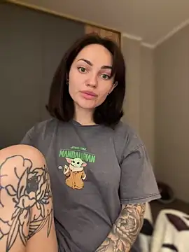 SaraLow online show from March 2026 01:03:02 PM