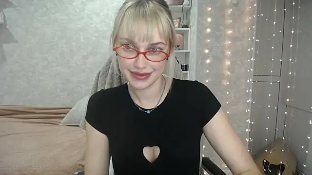 Snapshot of NickyAdamidi chatting on September 2025 04:07:01 PM NickyAdamidi online show from September 2025 04:07:01 PM