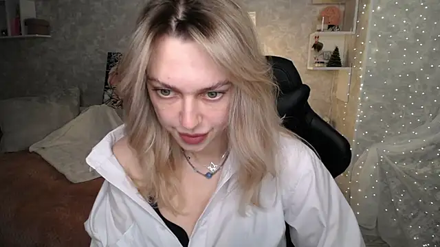 Snapshot of NickyAdamidi chatting on January 2026 01:46:02 PM NickyAdamidi online show from January 2026 01:46:02 PM