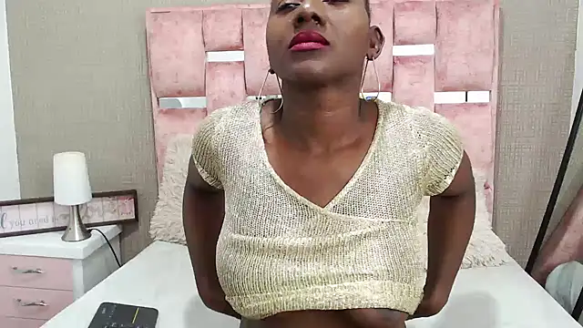 NahomyHawk online show from November 2025 06:17:02 AM