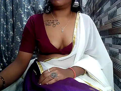 Snapshot of HOT_AARVI11 chatting on October 2025 04:09:02 PM HOT AARVI11 online show from October 2025 04:09:02 PM