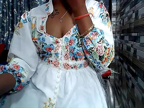 Snapshot of HOT_AARVI11 chatting on October 2025 04:08:02 PM HOT AARVI11 online show from October 2025 04:08:02 PM