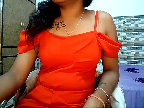 Snapshot of HOT_AARVI11 chatting on November 2025 03:45:02 PM HOT AARVI11 online show from November 2025 03:45:02 PM