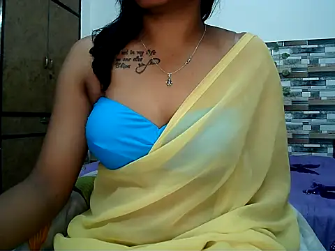 Snapshot of HOT_AARVI11 chatting on November 2025 04:18:02 PM HOT AARVI11 online show from November 2025 04:18:02 PM