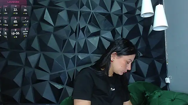 Snapshot of helenasaenz chatting on November 2025 12:16:02 PM helenasaenz online show from November 2025 12:16:02 PM