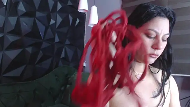 Snapshot of helenasaenz chatting on December 2025 12:32:01 PM helenasaenz online show from December 2025 12:32:01 PM