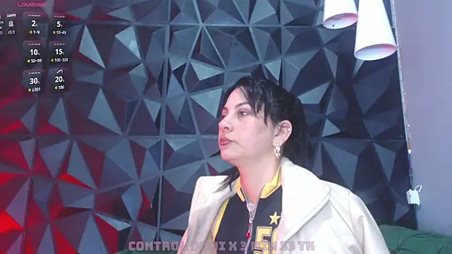 Snapshot of helenasaenz chatting on December 2025 11:41:02 AM helenasaenz online show from December 2025 11:41:02 AM