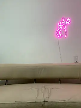 mia everly online show from October 2025 12:41:02 AM