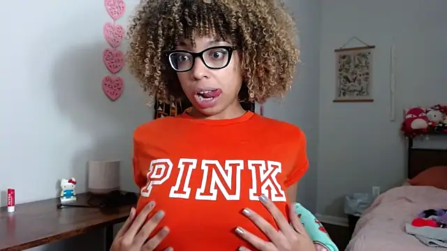 Snapshot of Cherribombzz chatting on February 2026 07:53:02 PM Cherribombzz online show from February 2026 07:53:02 PM