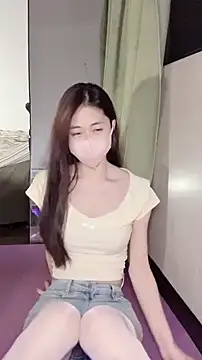 Snapshot of Ninii-b chatting on September 2025 01:03:01 PM Ninii-b online show from September 2025 01:03:01 PM