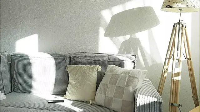 Snapshot of LucyxLou chatting on December 2025 12:10:01 PM LucyxLou online show from December 2025 12:10:01 PM