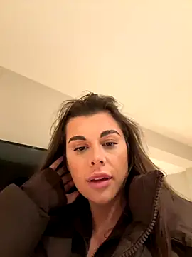 Snapshot of AlitaNova chatting on November 2025 05:06:02 PM AlitaNova online show from November 2025 05:06:02 PM