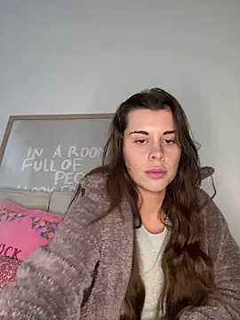 Snapshot of AlitaNova chatting on December 2025 02:00:02 PM AlitaNova online show from December 2025 02:00:02 PM