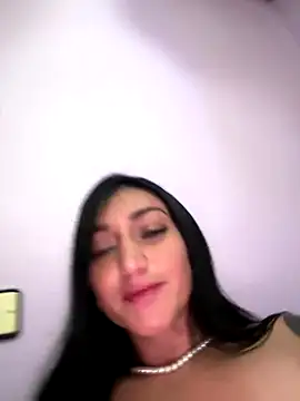 Ninabigtitied online show from September 2025 08:56:01 PM