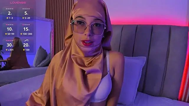 naishaa  online show from September 2025 06:55:02 PM