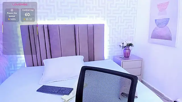 naishaa  online show from March 2026 06:35:02 PM