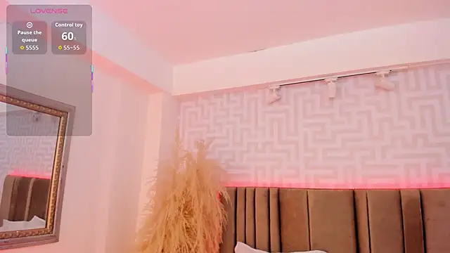Snapshot of naishaa_ chatting on May 2026 06:26:01 PM naishaa online show from May 2026 06:26:01 PM