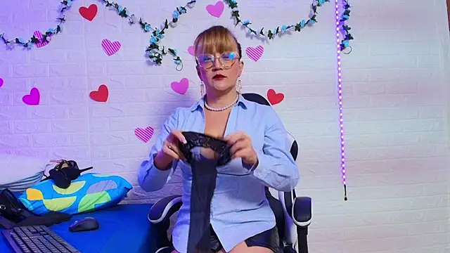 naomi diamond  online show from October 2025 11:10:01 AM