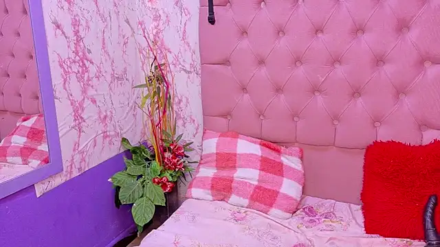 Snapshot of bellaseduzione chatting on June 2026 02:44:02 PM bellaseduzione online show from June 2026 02:44:02 PM