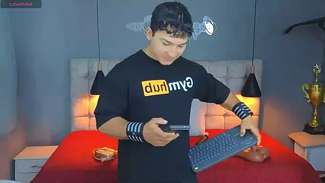 Horny nick18 online show from October 2025 01:08:01 PM