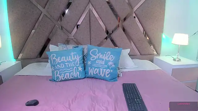 BelhaLawuo online show from November 2025 08:43:02 PM