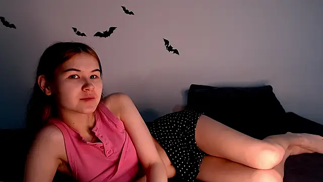 Snapshot of litle_owl chatting on November 2025 02:19:02 PM litle owl online show from November 2025 02:19:02 PM