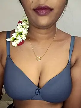 Snapshot of Tamil_kavinila chatting on November 2025 04:05:01 AM Tamil kavinila online show from November 2025 04:05:01 AM