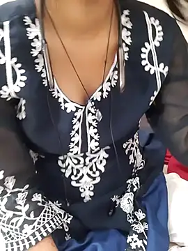 Naira-Tripathi online show from October 2025 09:54:01 AM