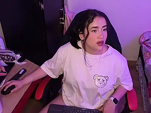 Snapshot of ChloeSnoww chatting on September 2025 03:22:01 AM ChloeSnoww online show from September 2025 03:22:01 AM