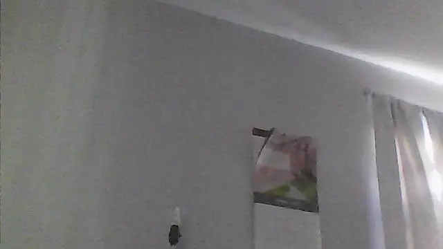 sarahkat86 online show from April 2026 09:54:01 PM