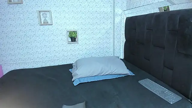 lisa logan online show from February 2026 03:58:02 AM