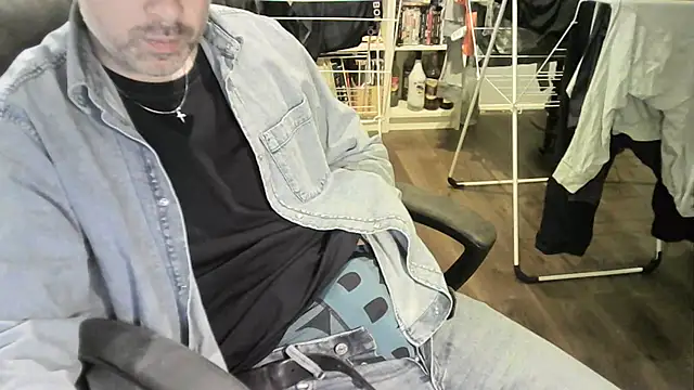 Chrisprngr online show from September 2025 08:14:01 PM