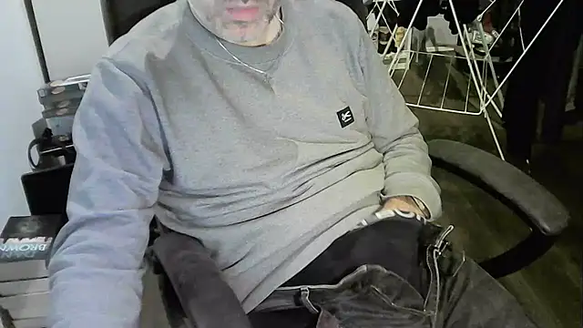 Chrisprngr online show from January 2026 09:42:01 PM