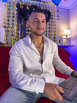 Marco Vega online show from November 2025 09:45:01 AM