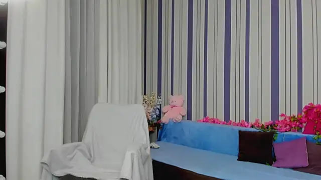 MilanaAlvis online show from October 2025 01:12:01 PM