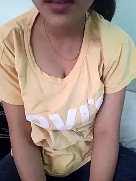 Neha Tyagi online show from November 2025 05:40:01 AM