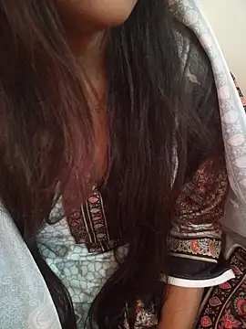 Neha Tyagi online show from November 2025 05:29:02 AM