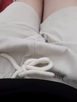 Snapshot of Brongiep chatting on November 2025 09:37:01 AM Brongiep online show from November 2025 09:37:01 AM