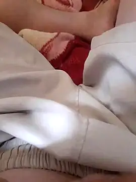 Snapshot of Brongiep chatting on November 2025 05:18:01 AM Brongiep online show from November 2025 05:18:01 AM