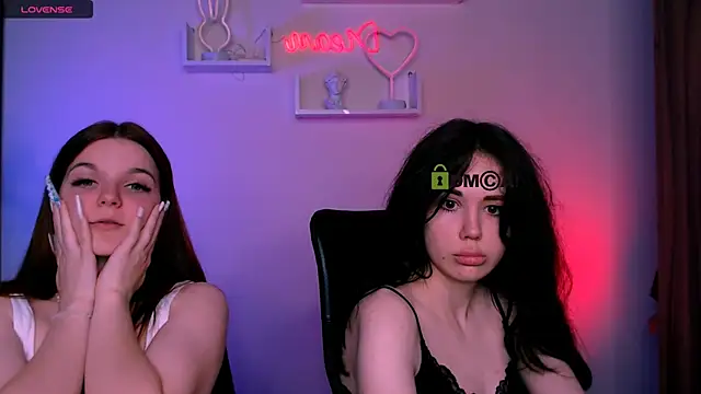 riley sanders online show from July 2026 09:19:01 PM