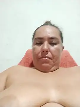 Snapshot of yyuly chatting on November 2025 12:43:01 AM yyuly online show from November 2025 12:43:01 AM