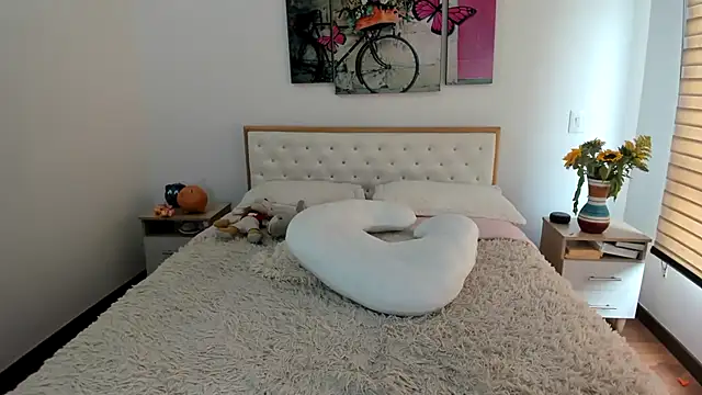 Snapshot of Tania_xw chatting on October 2025 02:43:02 PM Tania xw online show from October 2025 02:43:02 PM